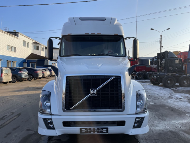 Тягач VOLVO VNL670 Без пробега по РФ 6х4  4