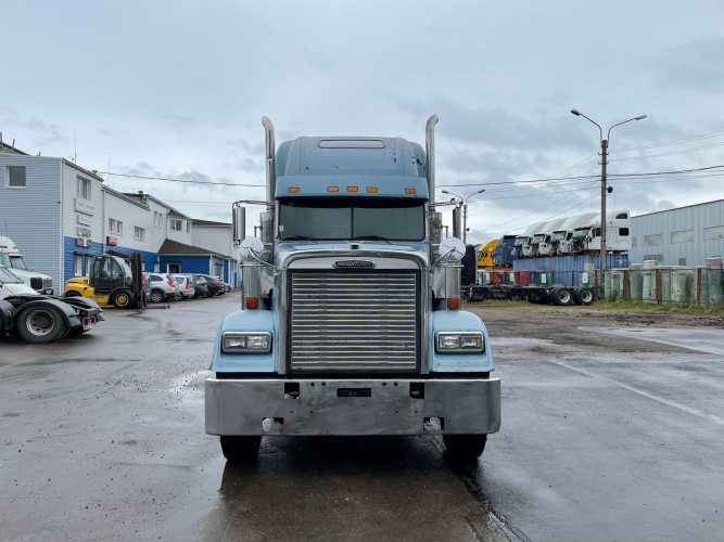 Тягач Freightliner Classic XL   3